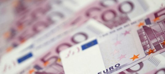 Официальный курс евро превысил 53 рубля